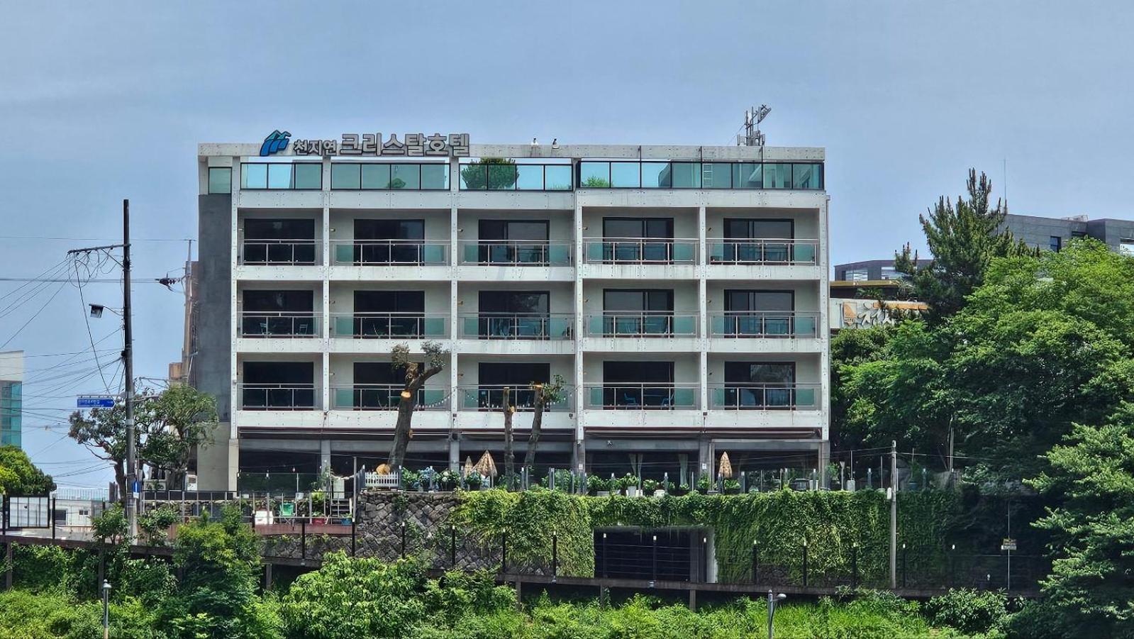 Cheonjiyeon Crystal Hotel Seogwipo Exterior photo