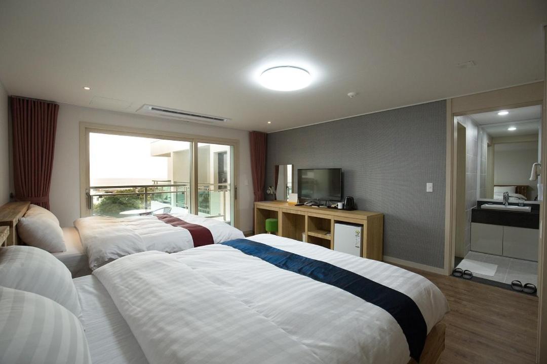 Cheonjiyeon Crystal Hotel Seogwipo Exterior photo